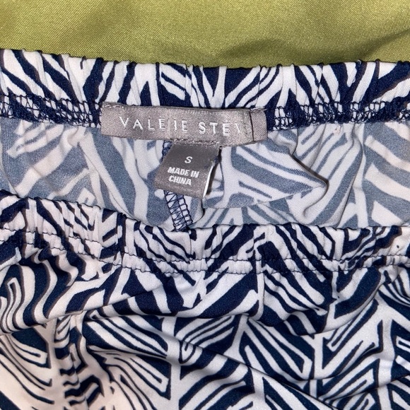 EUC Navy Blue & White Pull-On Pattern Pants - Picture 2 of 4